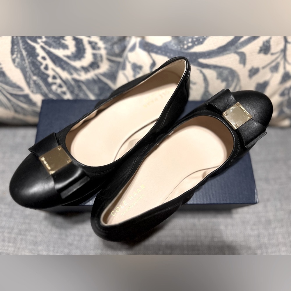 Cole Haan Size 7B Black Leather Ballet Flats